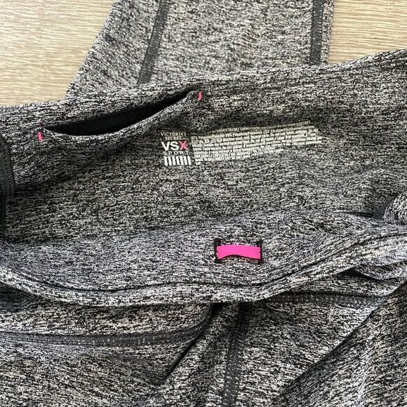 Victoria’s Secret VSX Cropped Capri Gray Active Leggings S - Picture 3 of 3